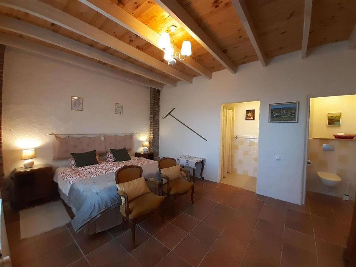Bnb Ferme Beauregard Les Pyrenees Artigat Exterior photo