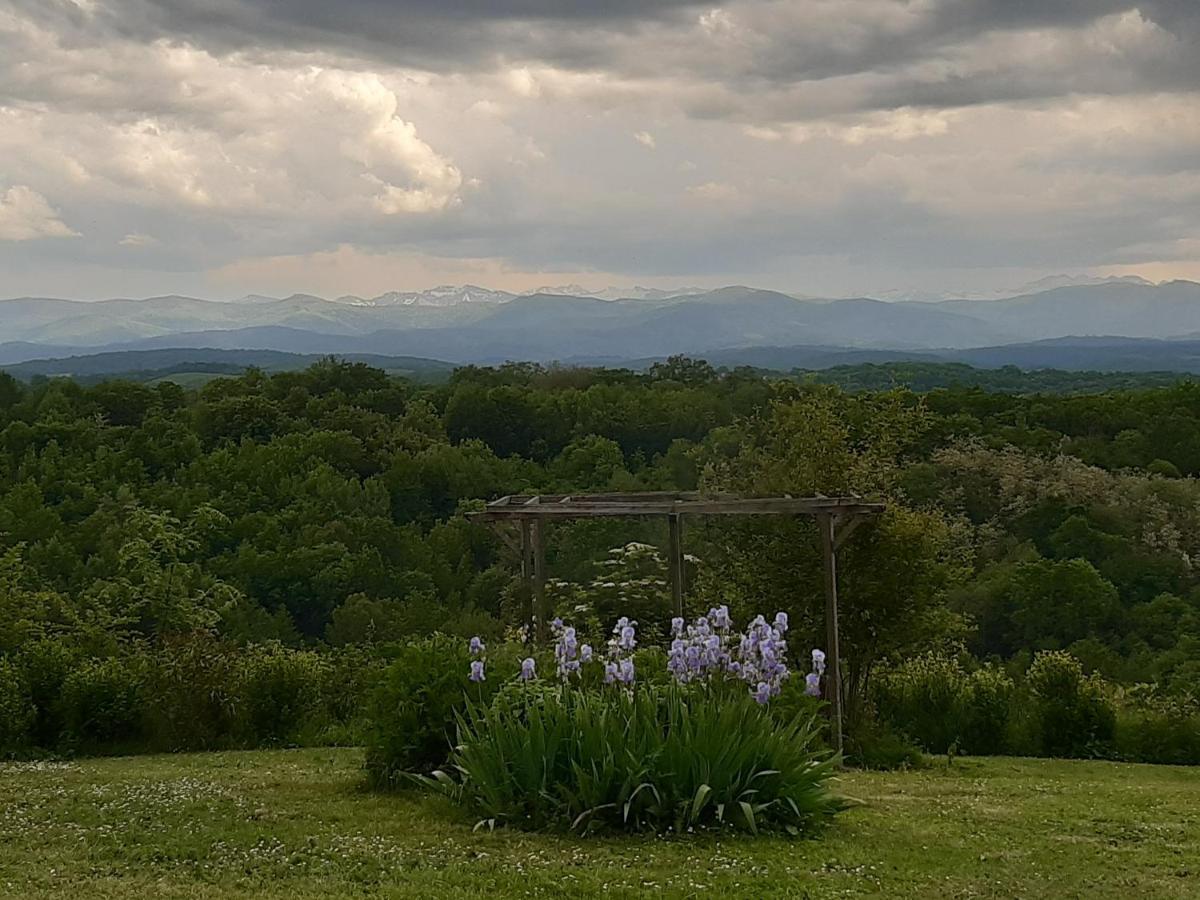 Bnb Ferme Beauregard Les Pyrenees Artigat Exterior photo